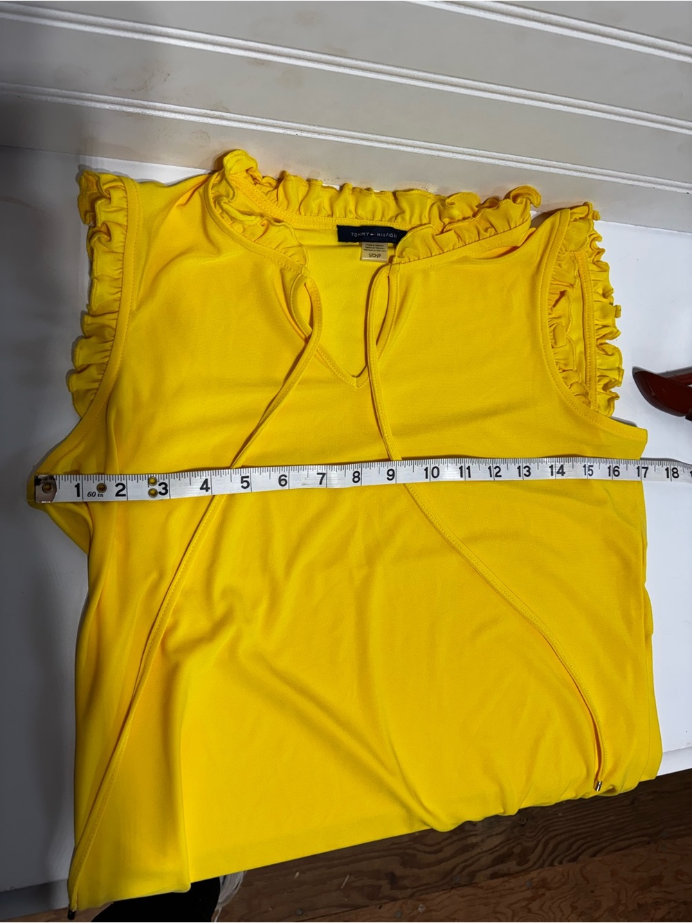 Tommy Hilfiger Women’s Bright Yellow Ruffle Sleeveless Blouse Top Size Small - Picture 5 of 6